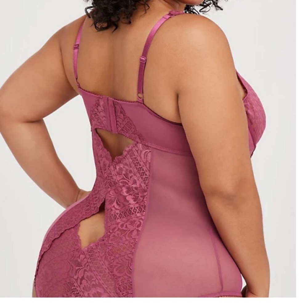 TORRID NWT UNDERWIRE BODYSUIT - LACE & MESH VIOLET - Picture 5 of 8